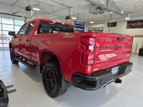 More photos of 2019 Chevrolet Silverado 1500 Custom Trail Boss at CarSwap, SD