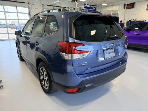 More photos of 2023 Subaru Forester Premium at CarSwap, SD