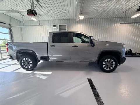 Photos of 2024 Chevrolet Silverado 2500HD Custom for sale in Tea, SD at CarSwap