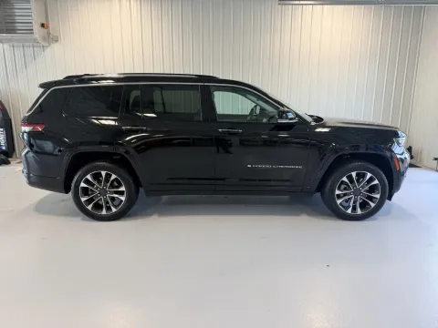 Photos of 2022 Jeep Grand Cherokee L Overland for sale in Tea, SD at CarSwap