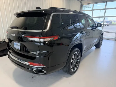 Another view of 2022 Jeep Grand Cherokee L Overland for sale in Tea, SD at CarSwap