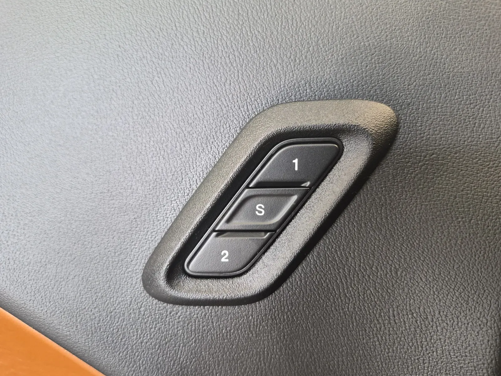 Dodge Challenger photo 24