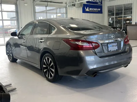 More photos of 2018 Nissan Altima 2.5 SL at CarSwap, SD