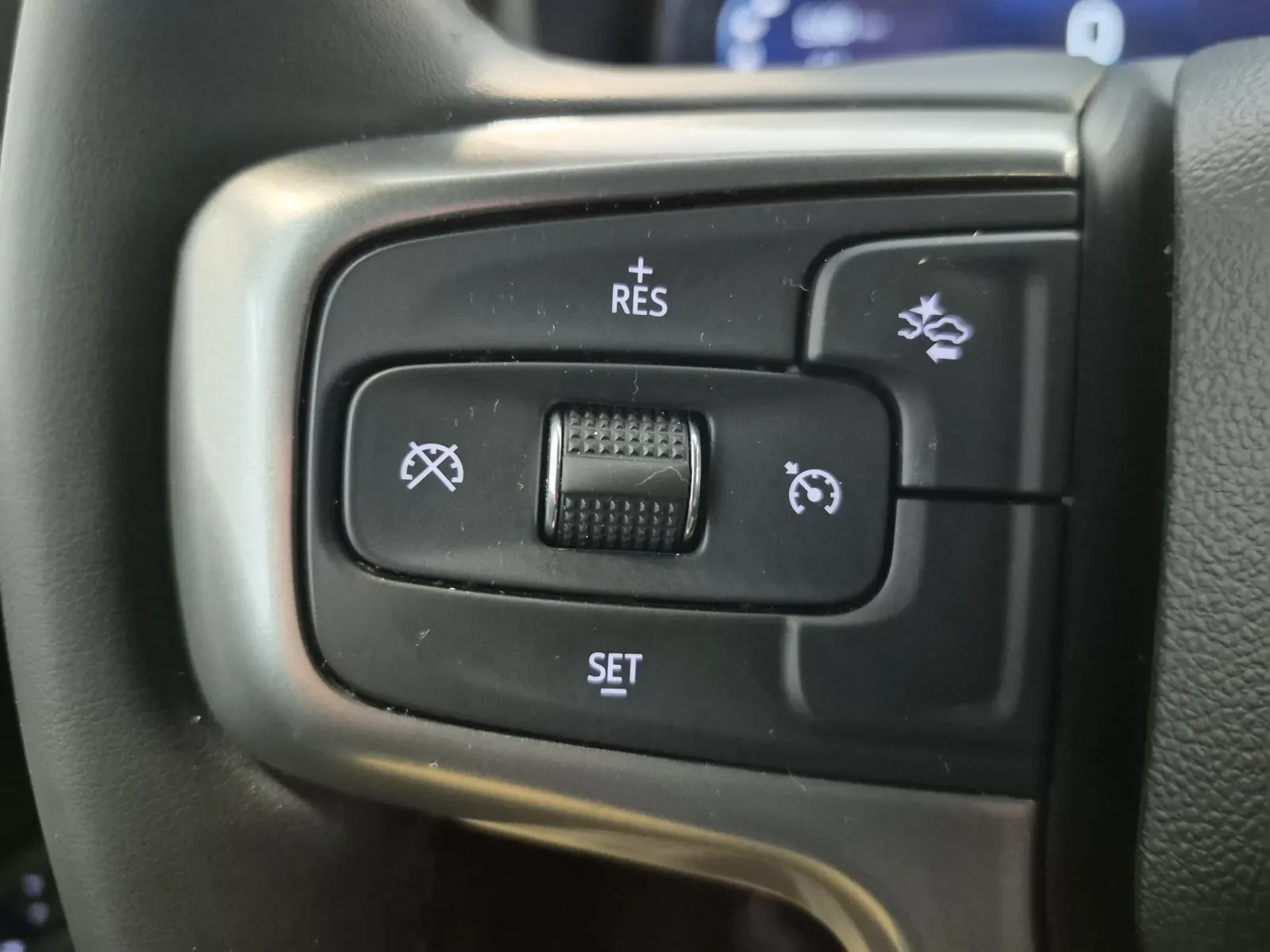 Chevrolet Tahoe photo 9