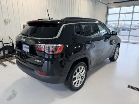Another view of 2022 Jeep Compass Latitude Lux for sale in Tea, SD at CarSwap