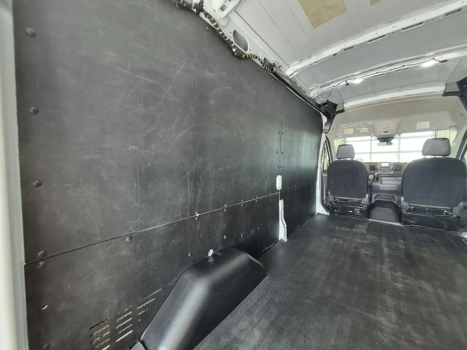 Ford Transit-250 photo 22