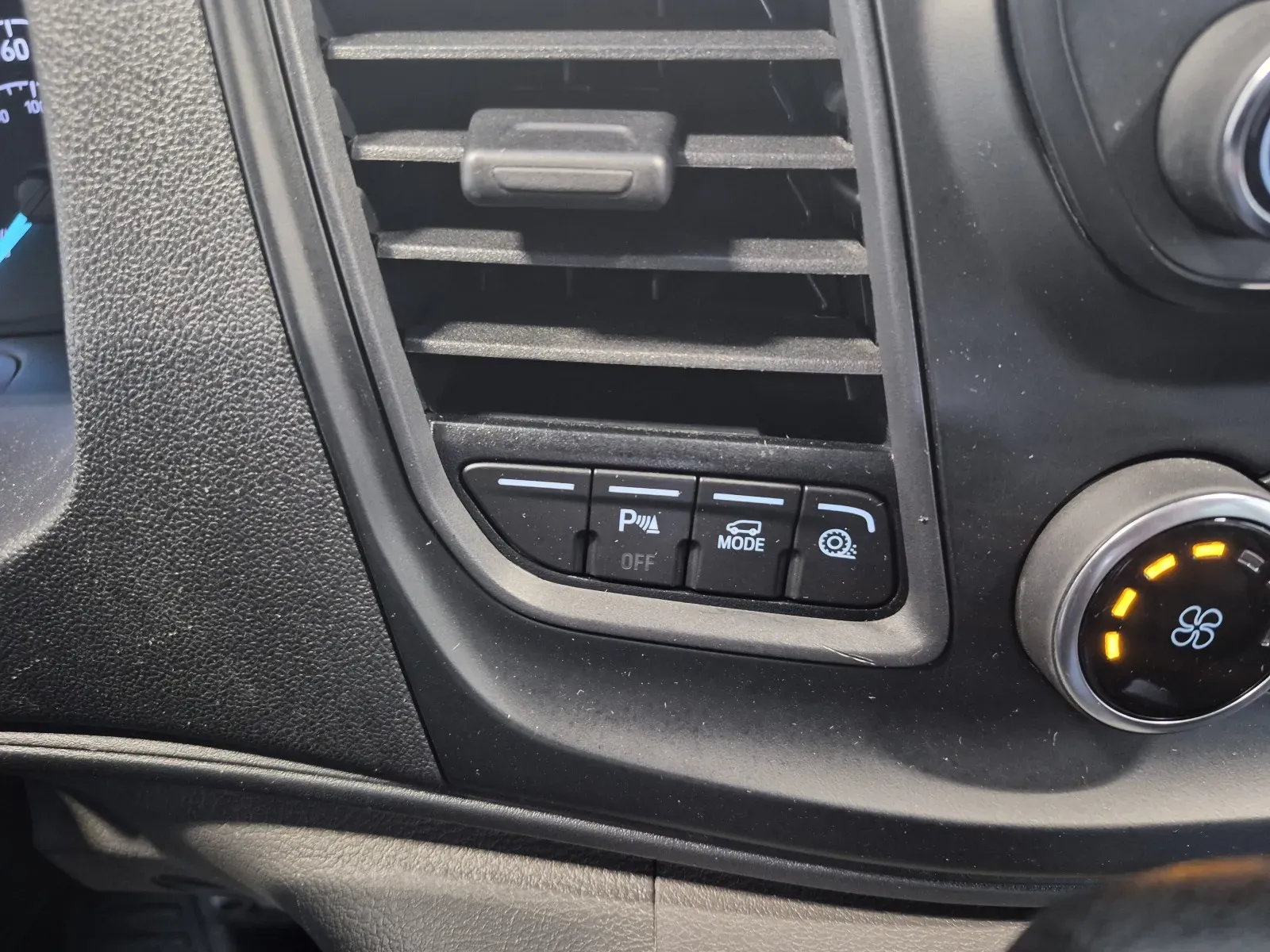 Ford Transit-250 photo 29