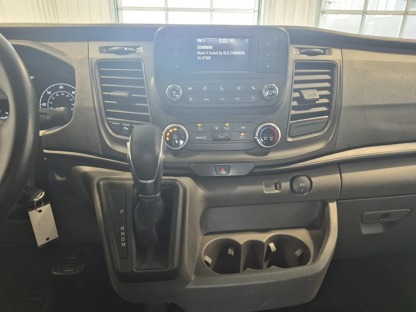 Ford Transit-250 photo 11