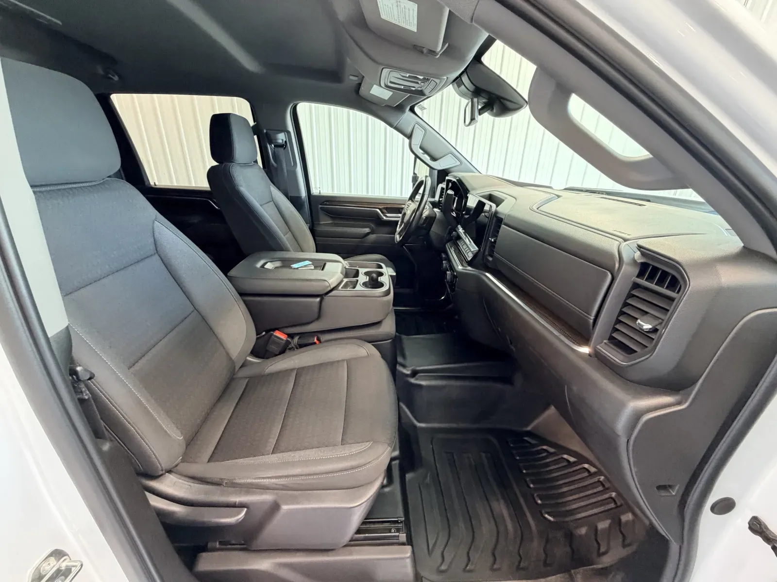 Chevrolet 3500HD photo 29
