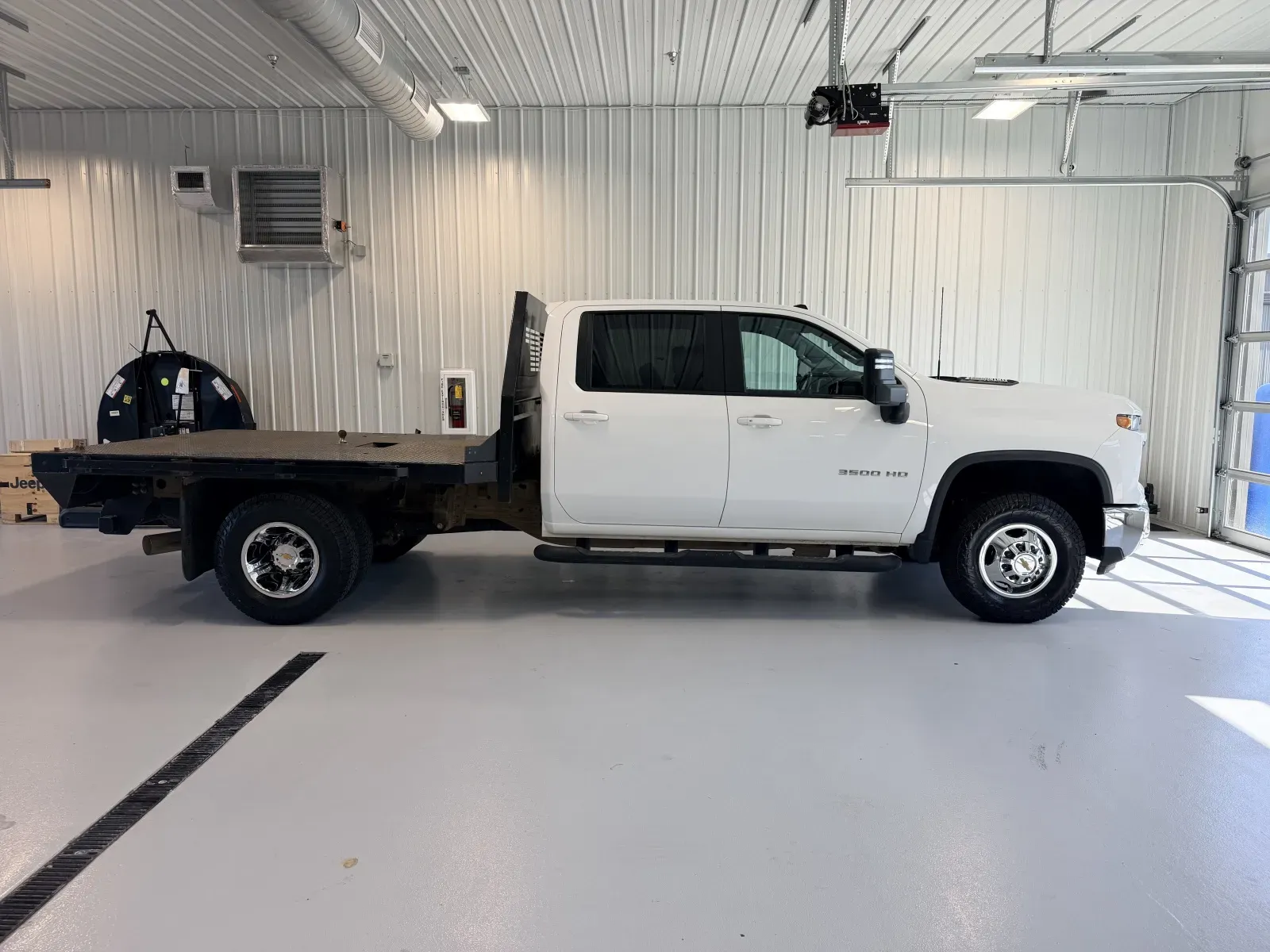 Chevrolet 3500HD photo 2