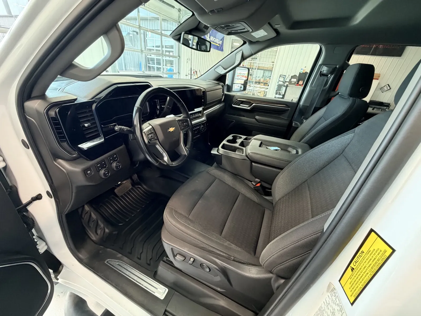 Chevrolet 3500HD photo 15