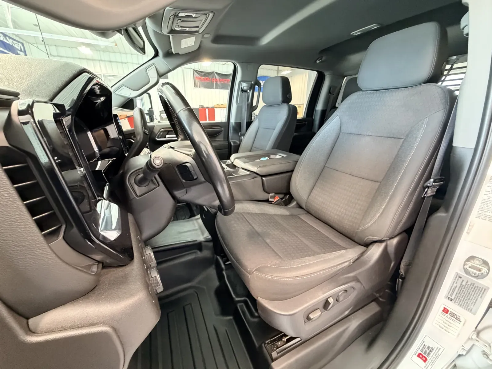 Chevrolet 3500HD photo 17