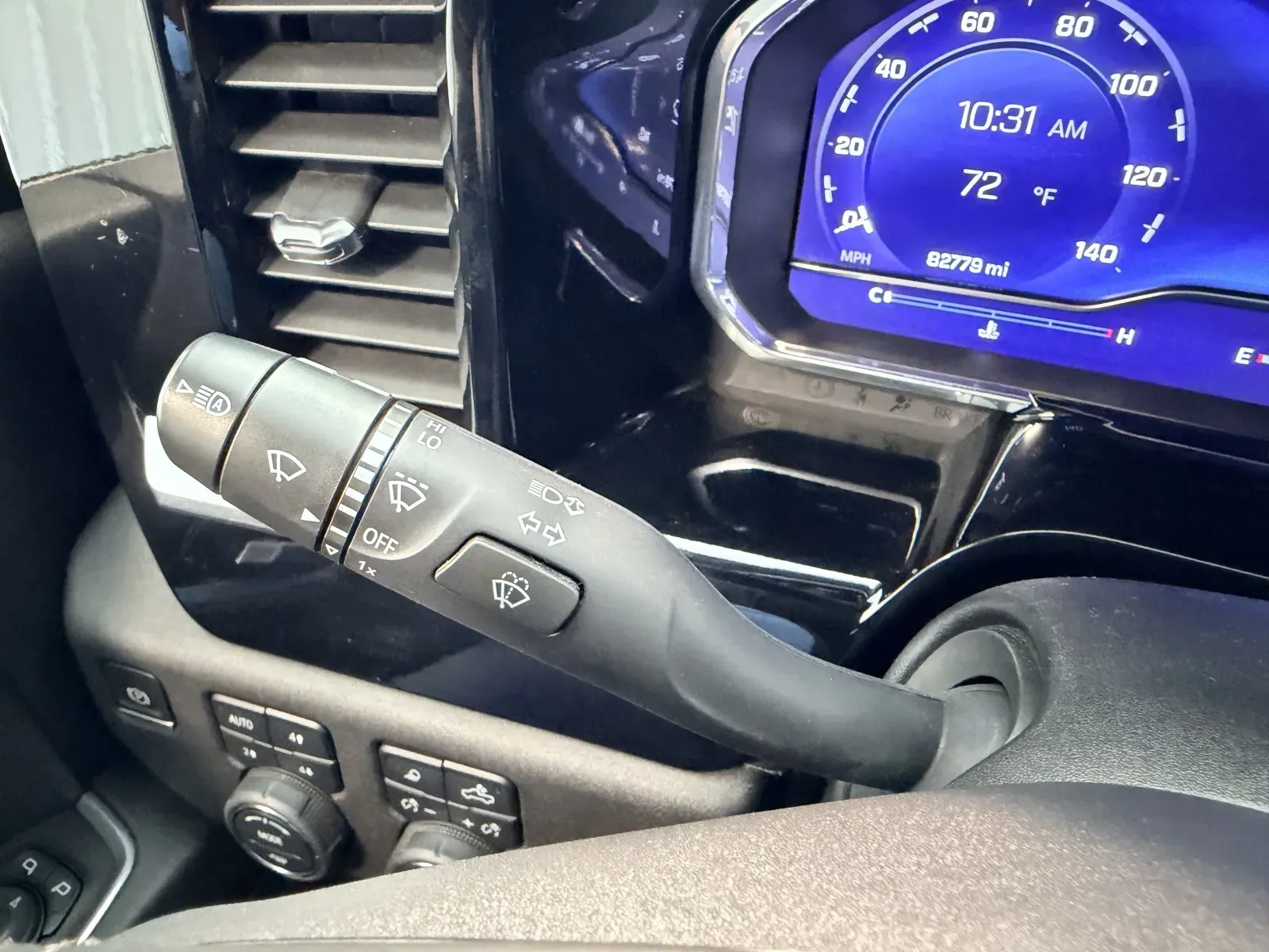 Chevrolet 3500HD photo 36