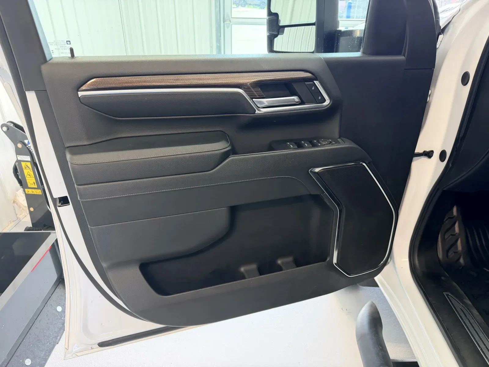 Chevrolet 3500HD photo 14