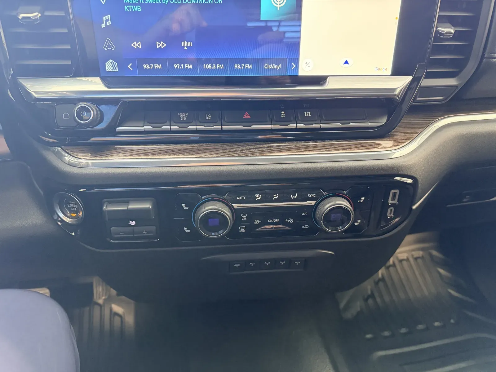 Chevrolet 3500HD photo 41