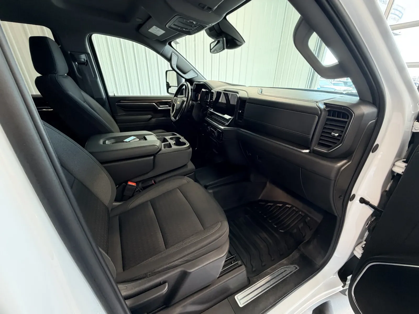 Chevrolet 3500HD photo 28