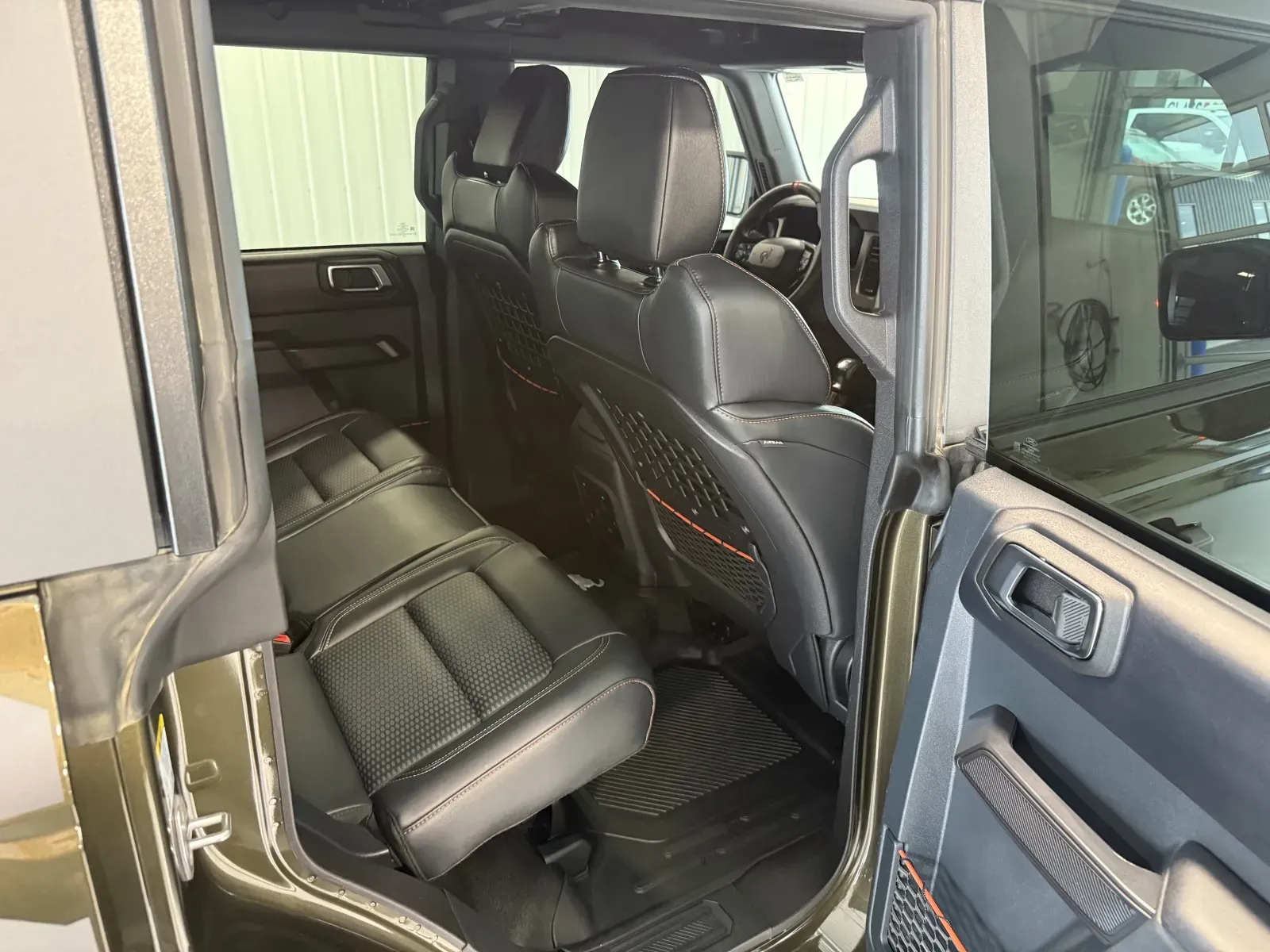 Ford Bronco photo 23