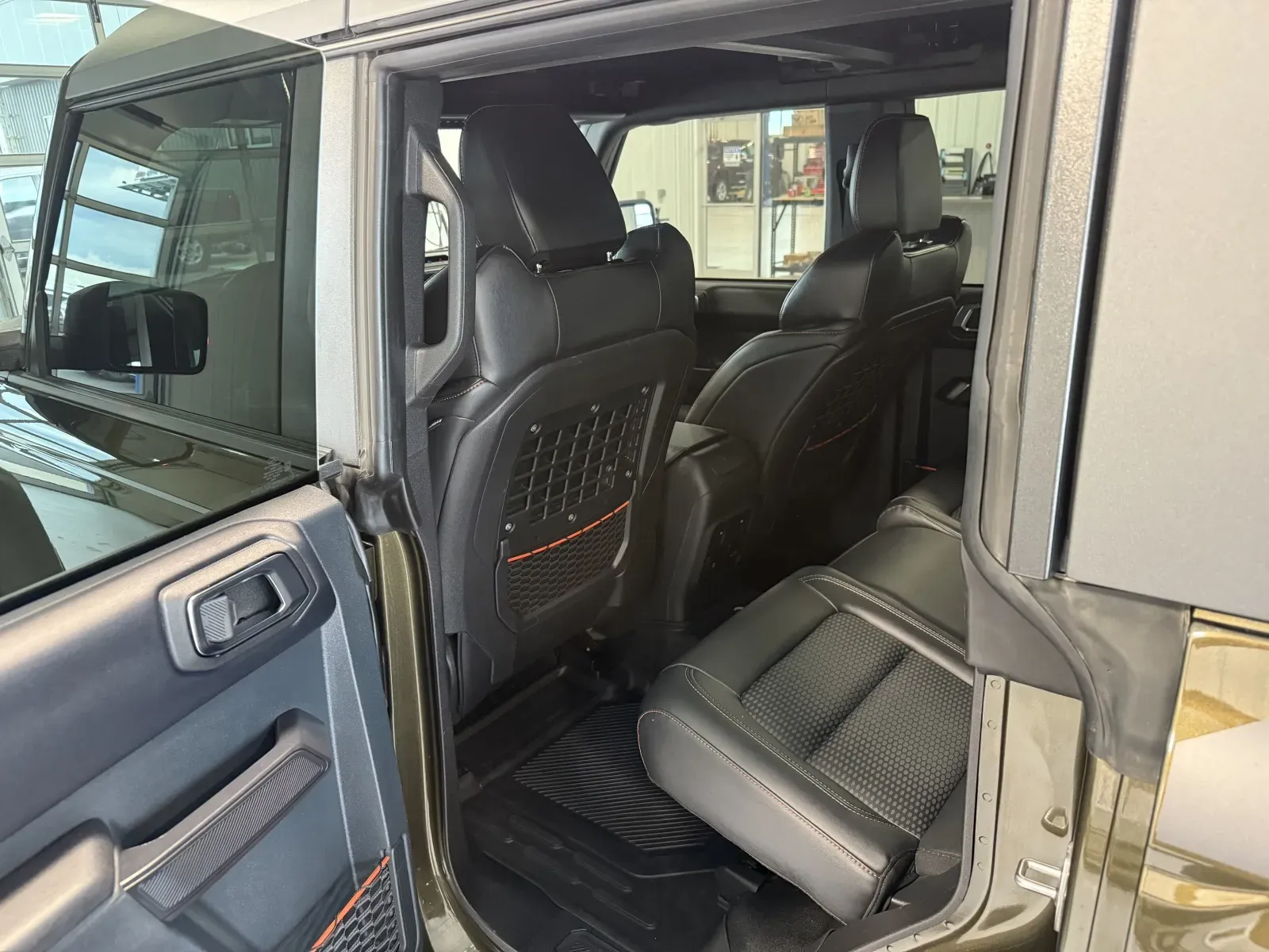 Ford Bronco photo 15