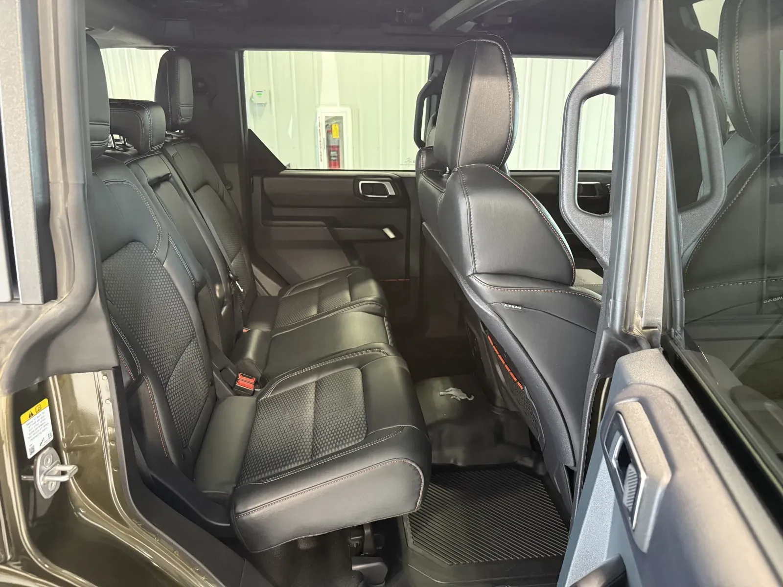 Ford Bronco photo 24