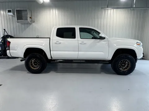 Photos of 2023 Toyota Tacoma SR for sale in Tea, SD at CarSwap