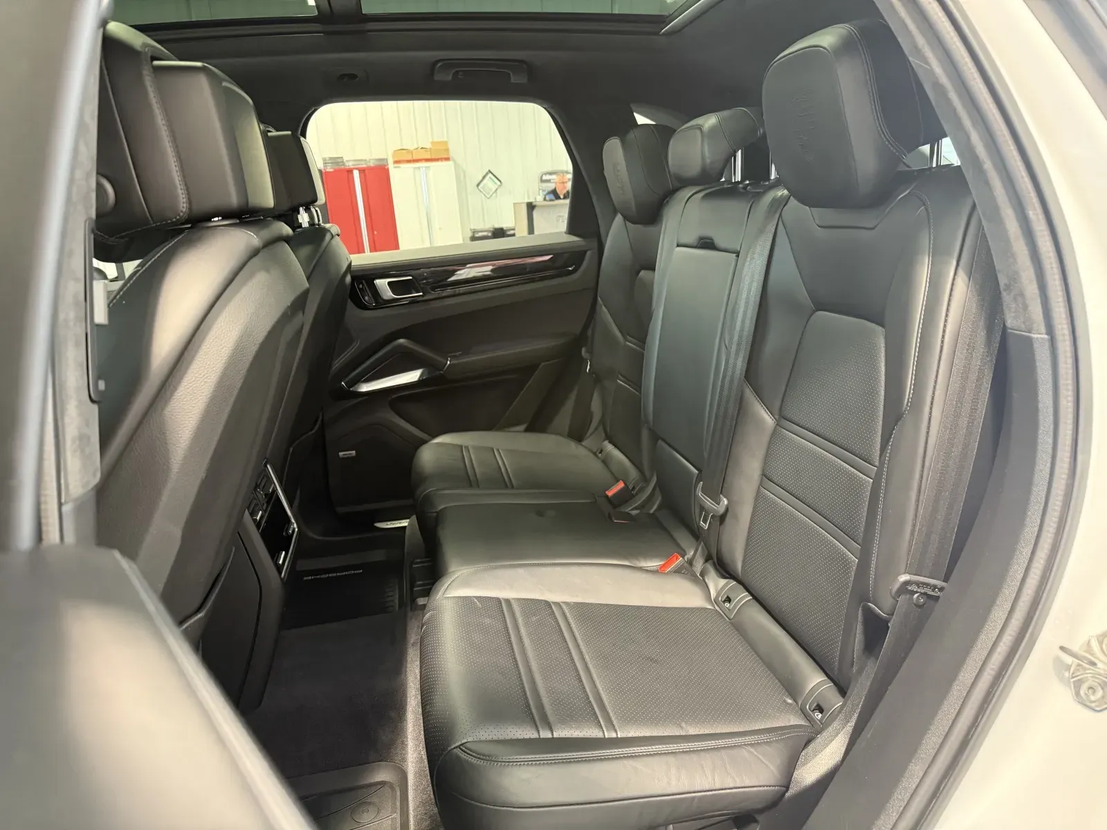 2021 Porsche Cayenne Turbo - Photo 16