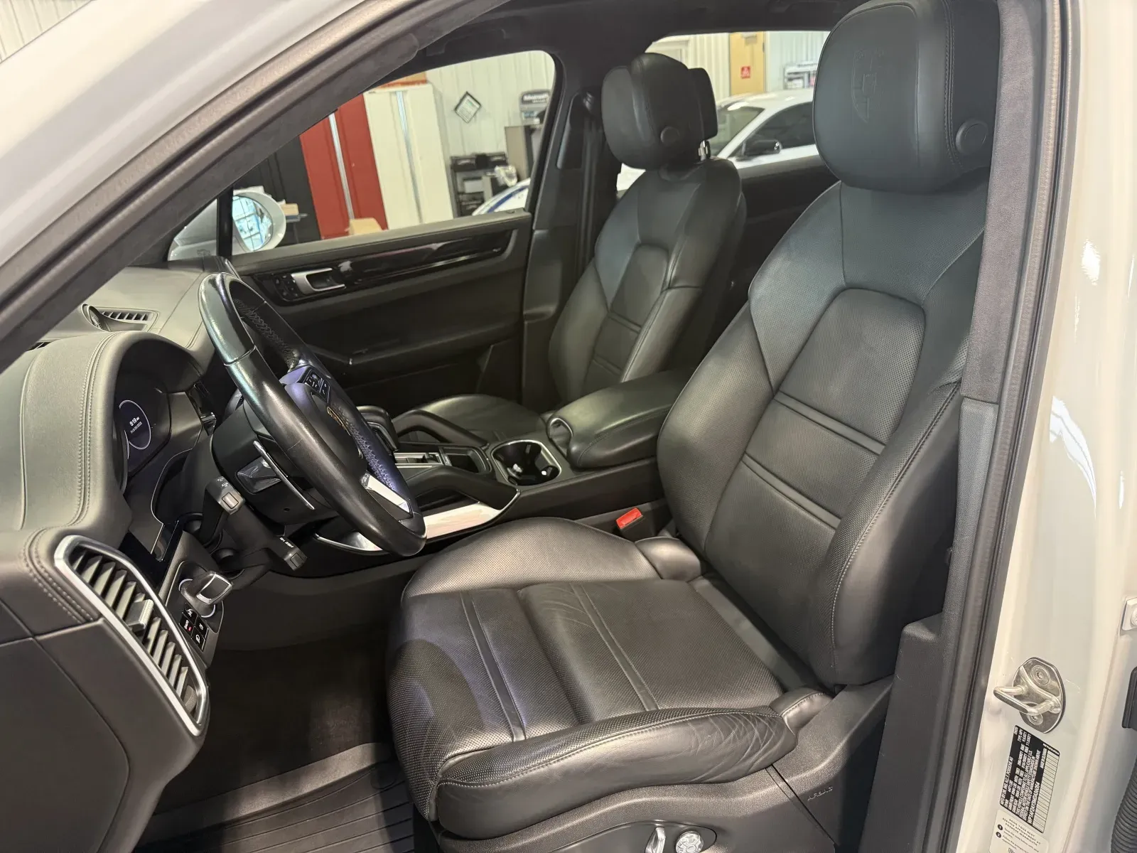 2021 Porsche Cayenne Turbo - Photo 12