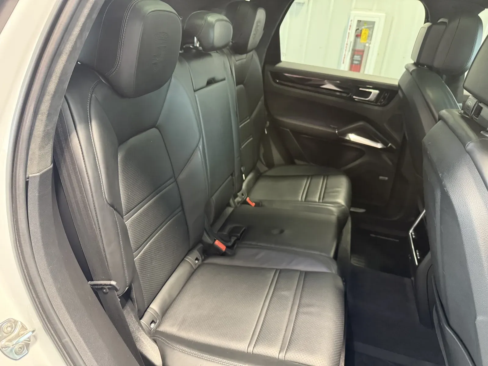 2021 Porsche Cayenne Turbo - Photo 24