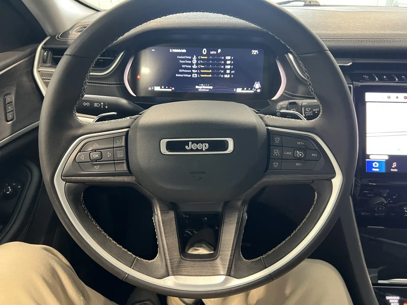 Jeep Grand Cherokee photo 35