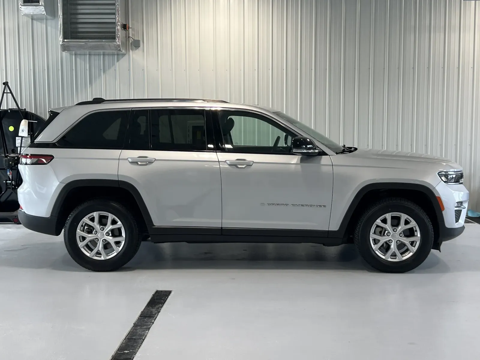 Jeep Grand Cherokee photo 2