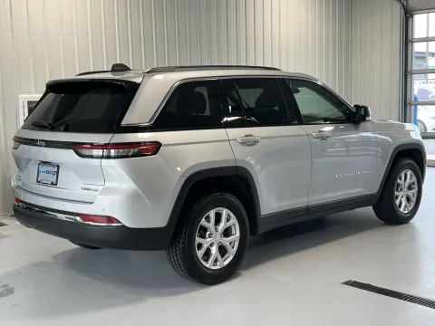 Another view of 2024 Jeep Grand Cherokee Limited for sale in Tea, SD at CarSwap
