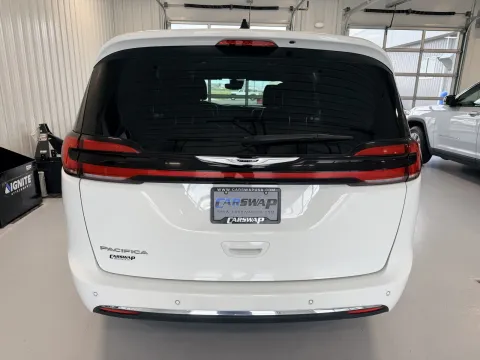 More photos of 2024 Chrysler Pacifica Touring L at CarSwap, SD