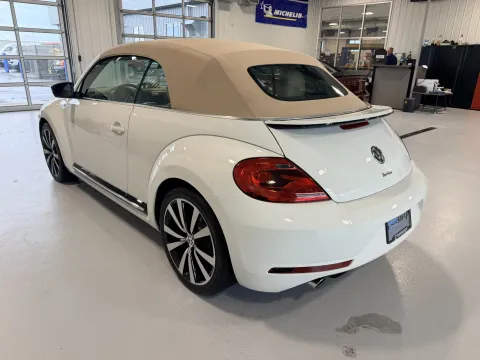 More photos of 2015 Volkswagen Beetle 2.0T R-Line at CarSwap, SD