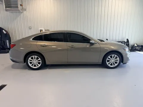 Photos of 2017 Chevrolet Malibu LT for sale in Tea, SD at CarSwap