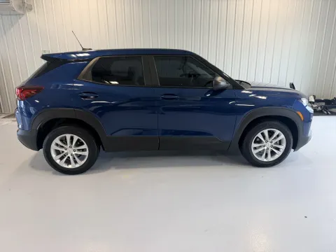 Photos of 2021 Chevrolet TrailBlazer LS for sale in Tea, SD at CarSwap