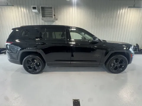 Photos of 2023 Jeep Grand Cherokee L Limited for sale in Tea, SD at CarSwap