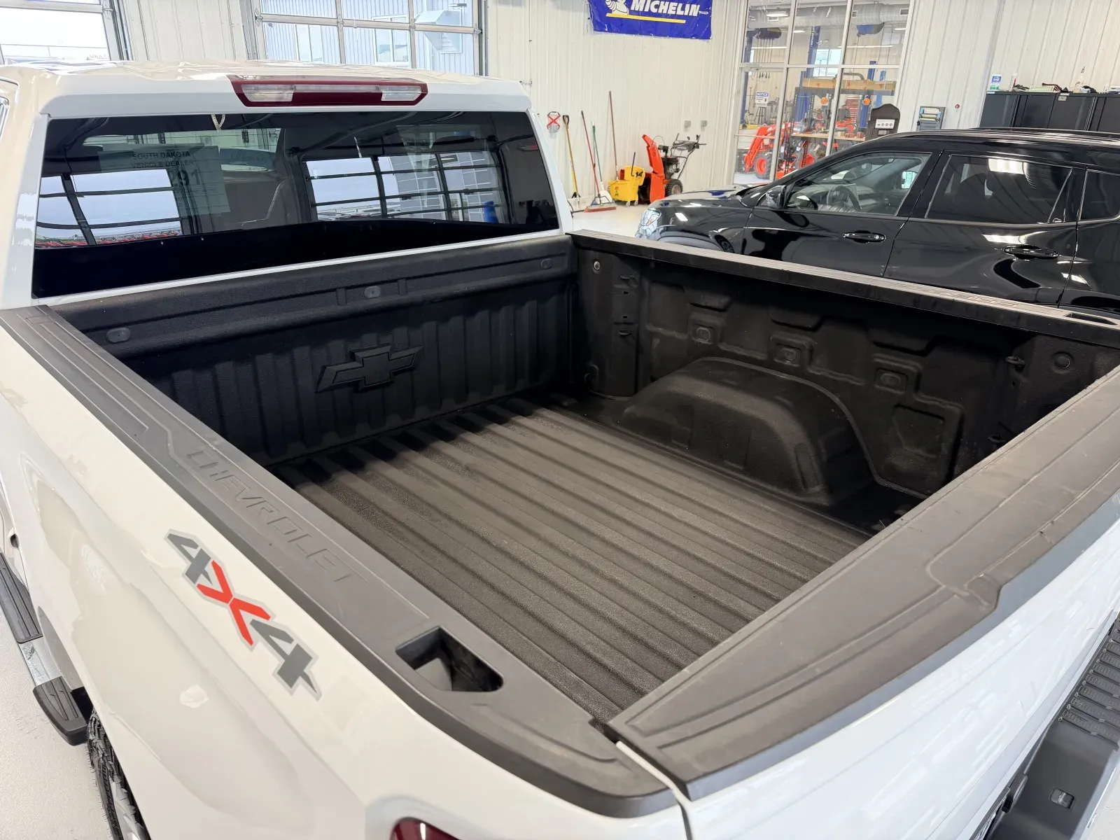 Chevrolet Silverado photo 6