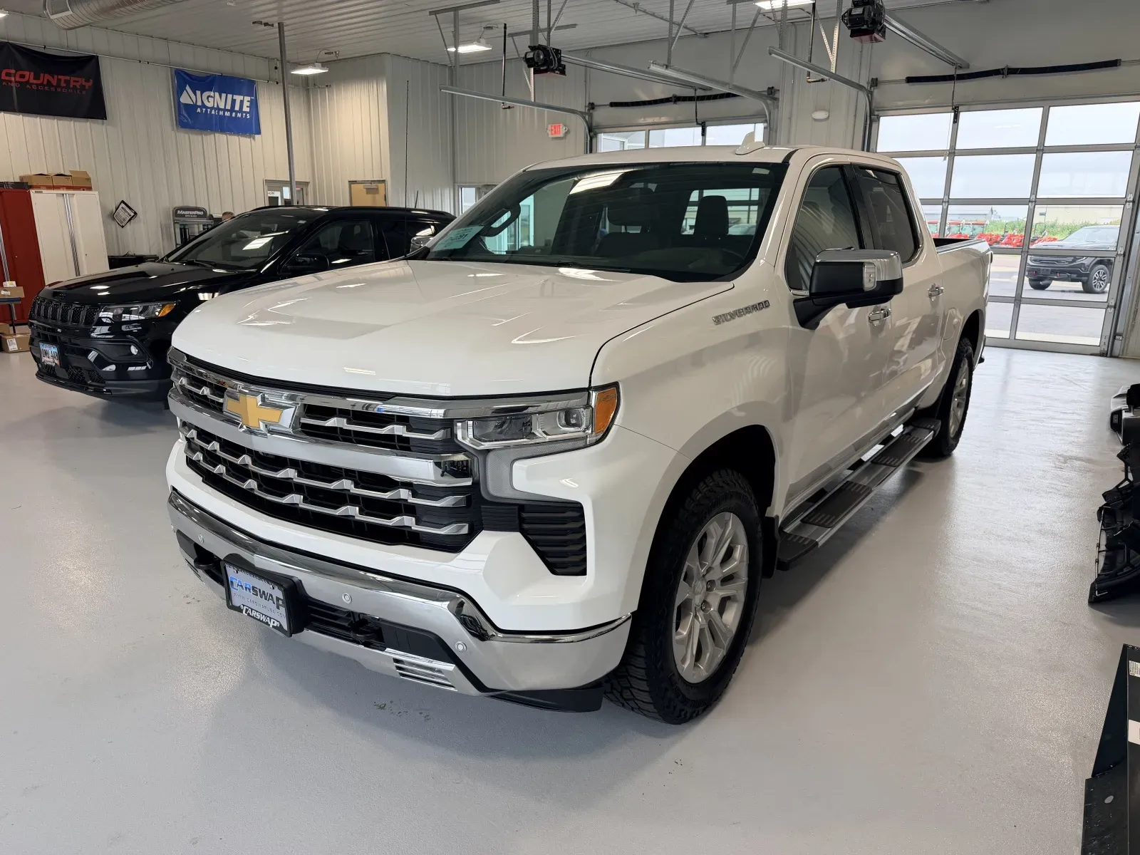 Chevrolet Silverado photo 9