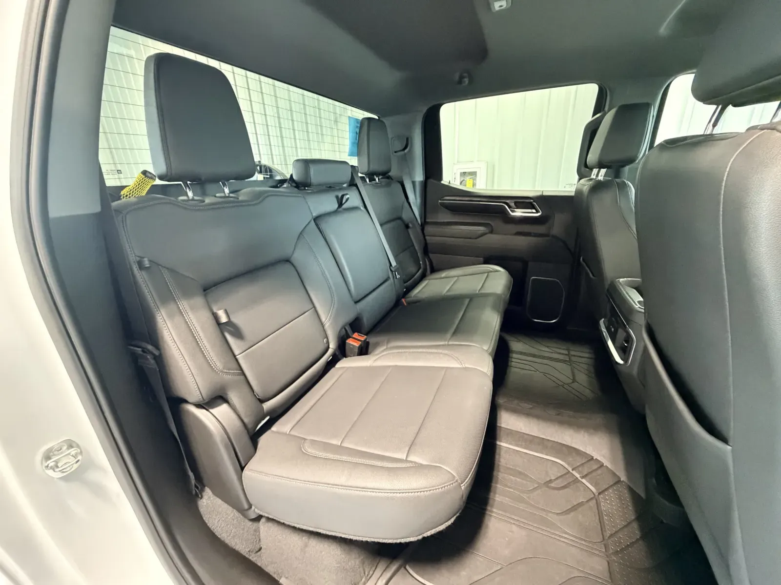 Chevrolet Silverado photo 25