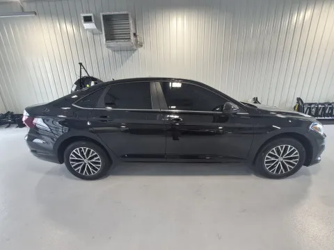 Photos of 2021 Volkswagen Jetta 1.4T SE for sale in Tea, SD at CarSwap
