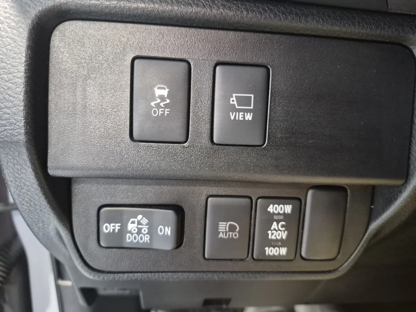 Toyota Tacoma photo 24