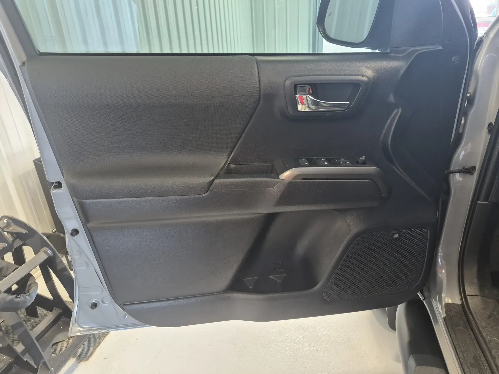 Toyota Tacoma photo 8