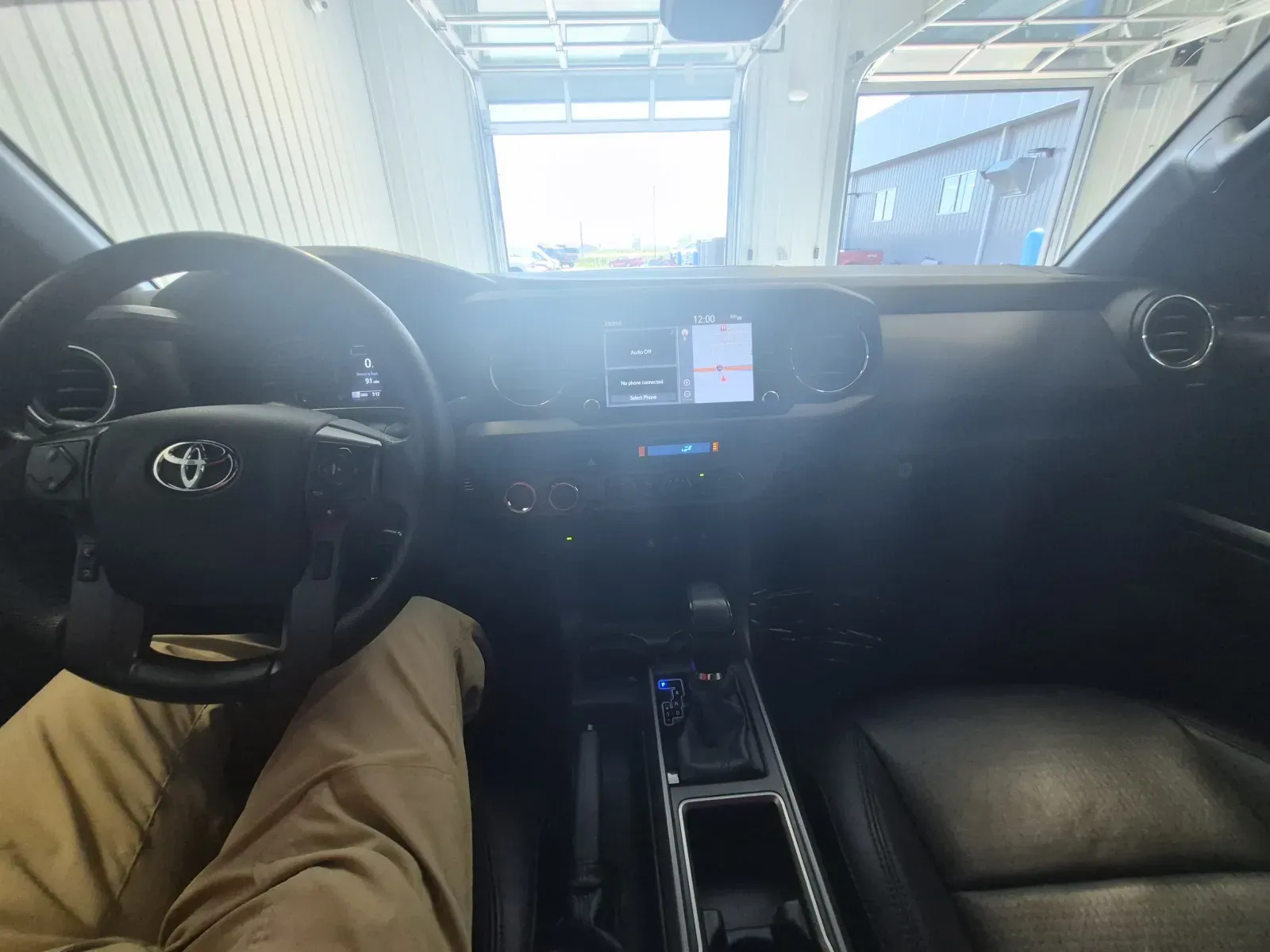 Toyota Tacoma photo 25