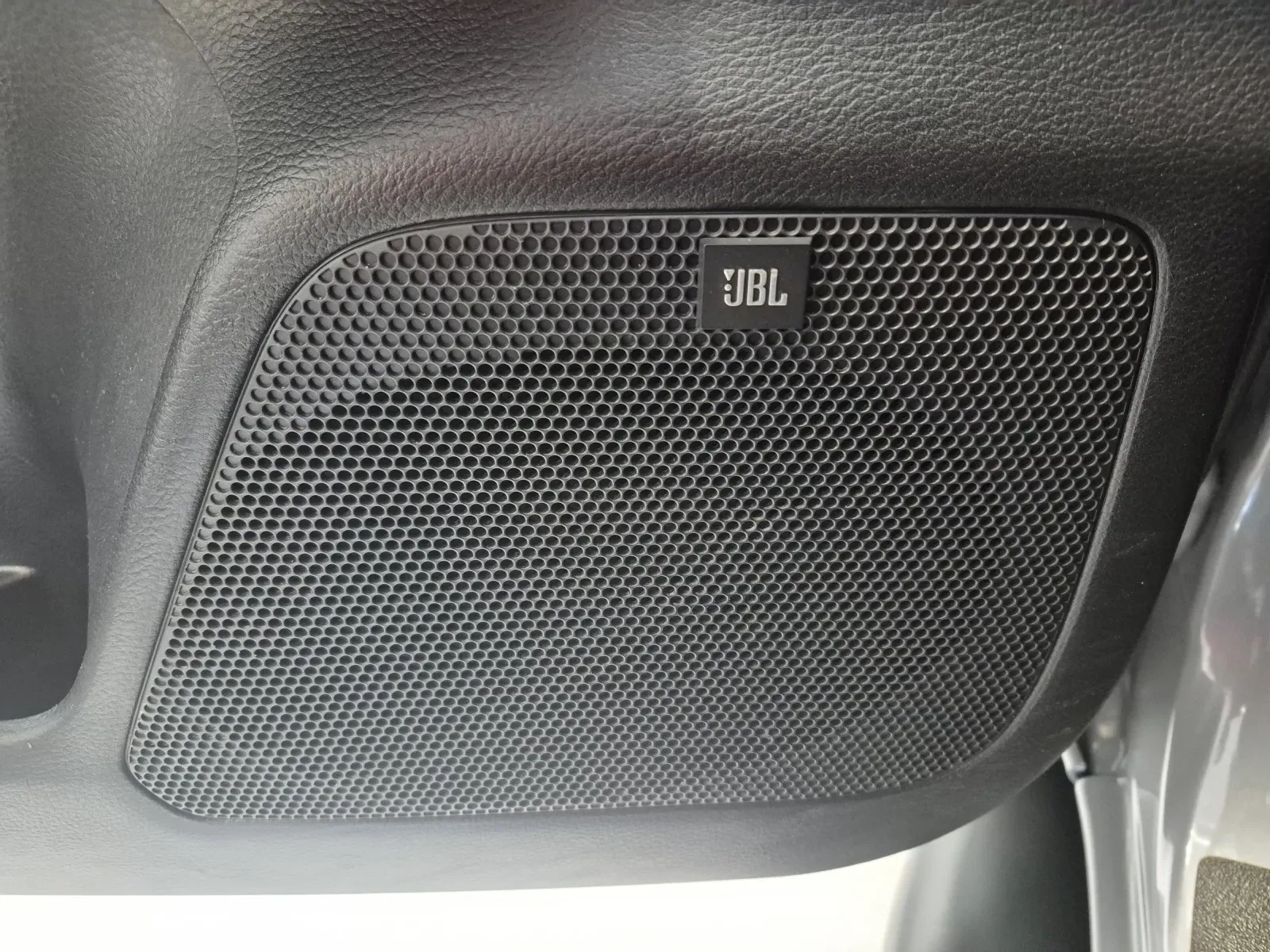 Toyota Tacoma photo 23