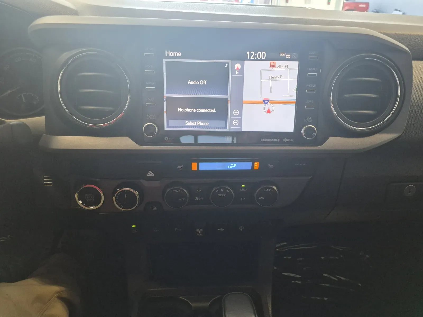 Toyota Tacoma photo 30