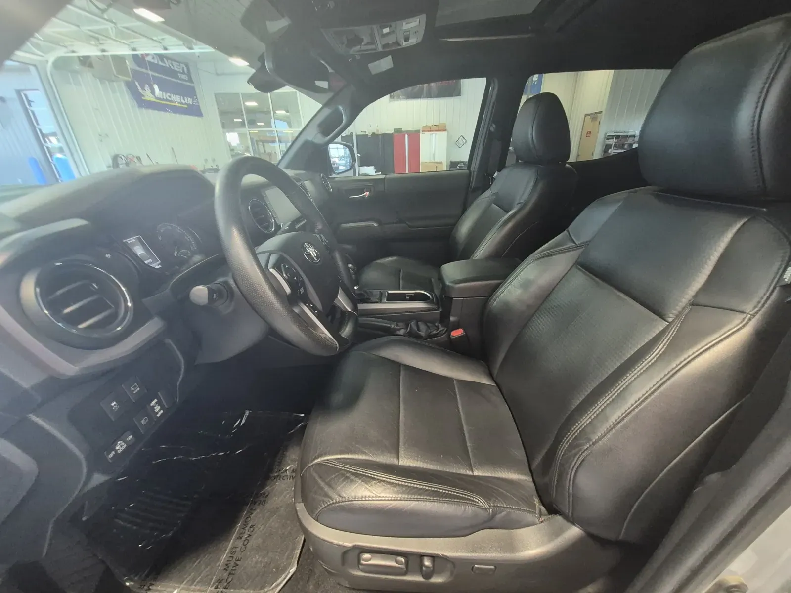 Toyota Tacoma photo 10