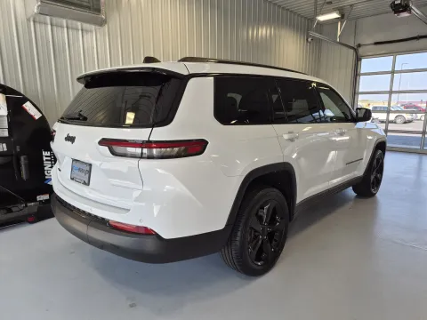Another view of 2023 Jeep Grand Cherokee L Altitude for sale in Tea, SD at CarSwap