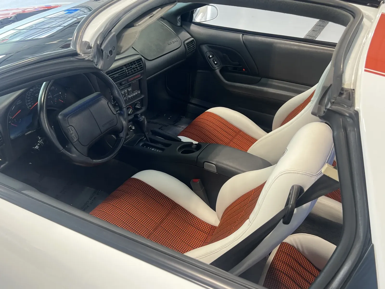 1997 Chevrolet Camaro - Photo 13