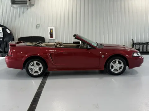Photos of 2004 Ford Mustang V6 for sale in Tea, SD at CarSwap