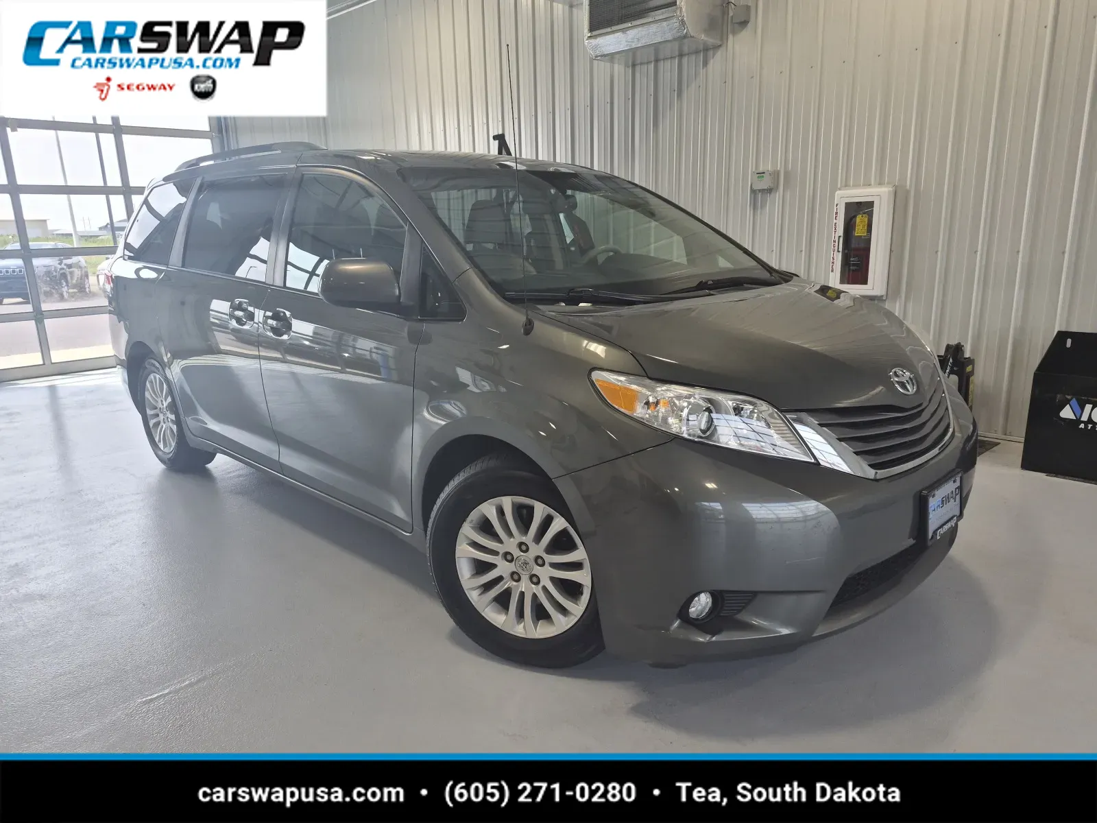 Green 2014 Toyota Sienna XLE for sale in Tea, SD