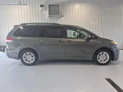 Photos of 2014 Toyota Sienna XLE for sale in Tea, SD at CarSwap